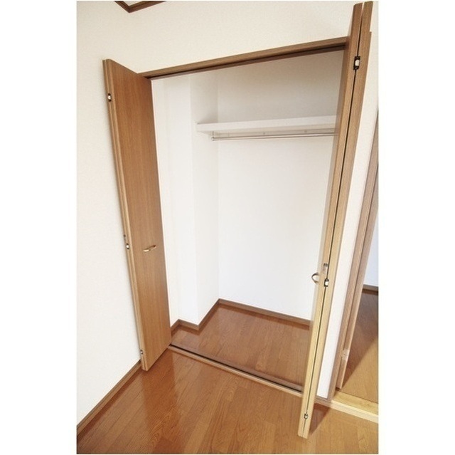 アムール エフ 1番館102号室 内観