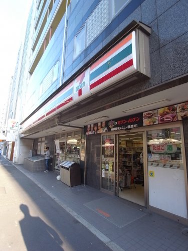 パレステュディオ六本木3階 【コンビニエンスストア】セブンイレブン 六本木3丁目店まで191ｍ