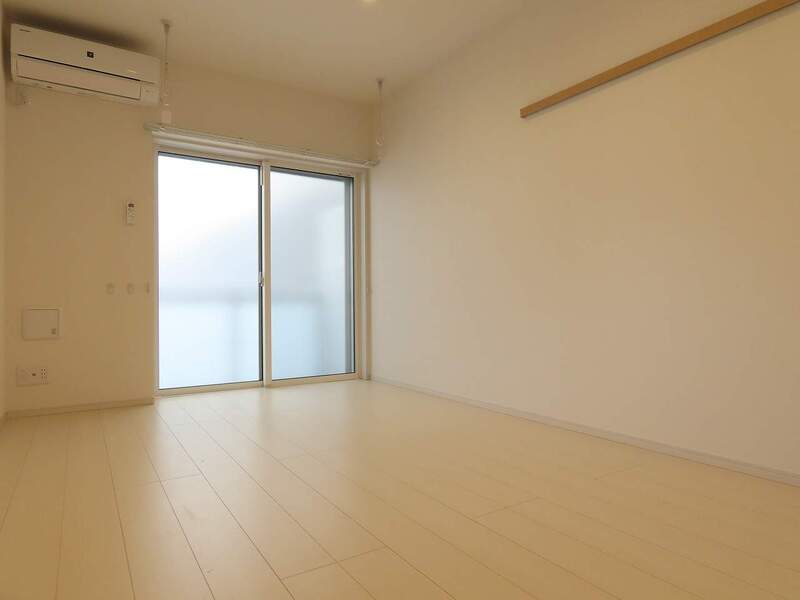 リブリ・June KALUNASIA 内観