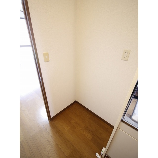 アムール H 内観