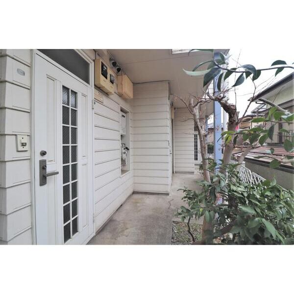 フラットタキザワB号棟 エントランス