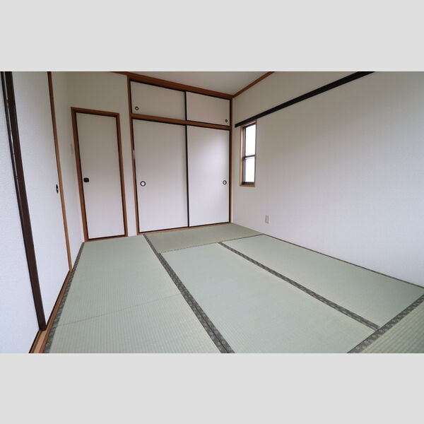 キャピタル高松台203号室 和室