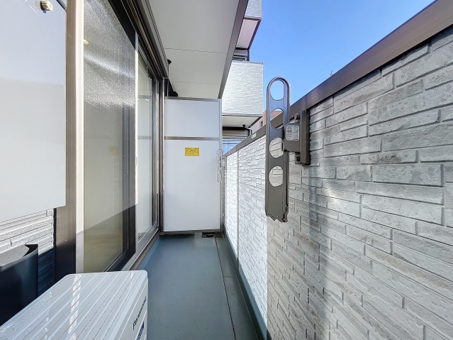 スカイルーチェ川口芝中田 バルコニー