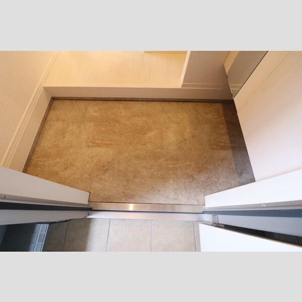 ラ・サカン 玄関