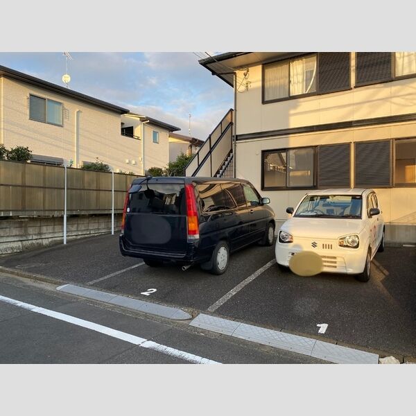 ベルドール101号室 駐車場