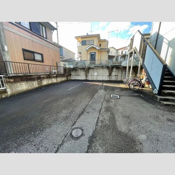 サニーコートハタⅡ103号室 駐車場