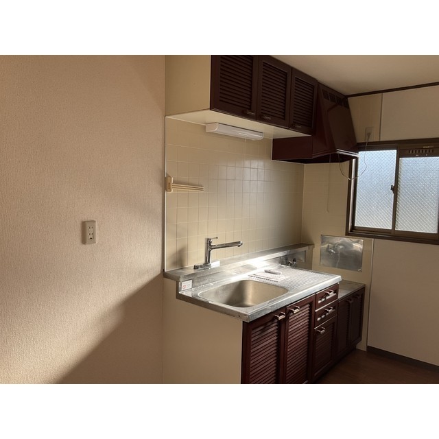 グランデュール瀬戸岡101号室 キッチン