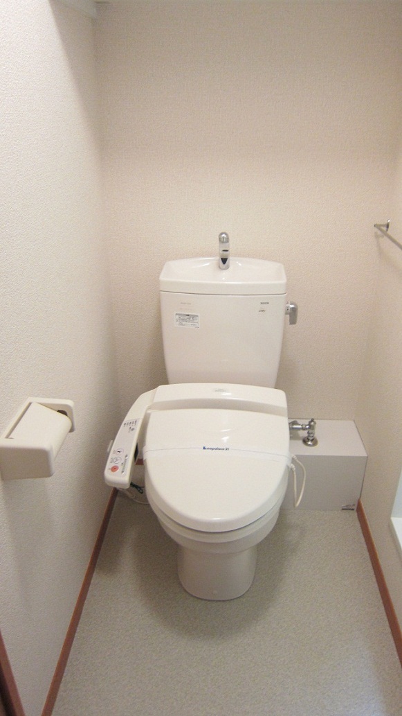 レオパレスグランツⅢ202号室 温水洗浄便座