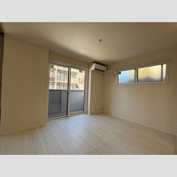 フォルテーヌ・イイクラⅠ102号室 リビング