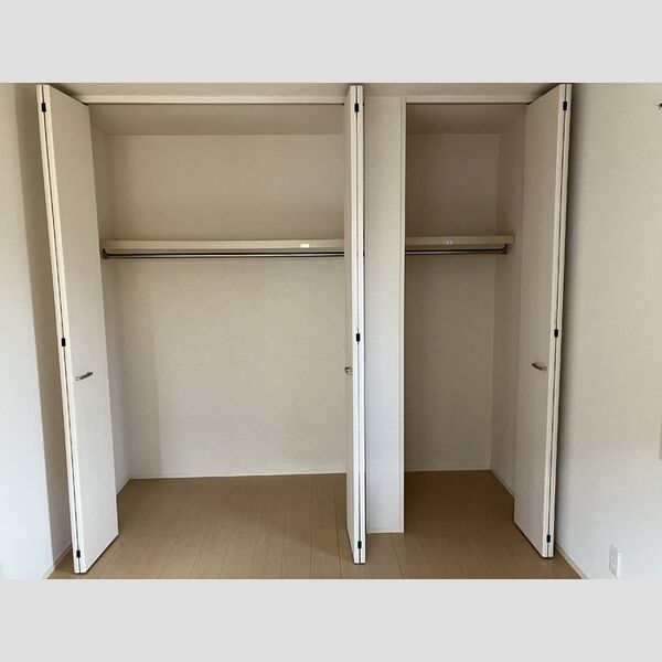 ジュネス湘南 クローゼット