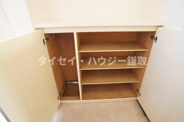 オーシャンビュー参番館0406号室 靴は下駄箱に入れて下さいね