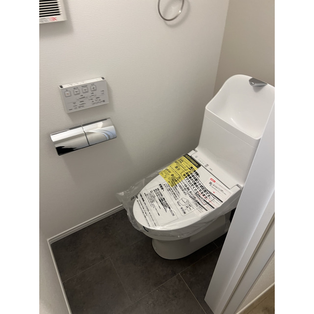 白山2丁目戸建 トイレ