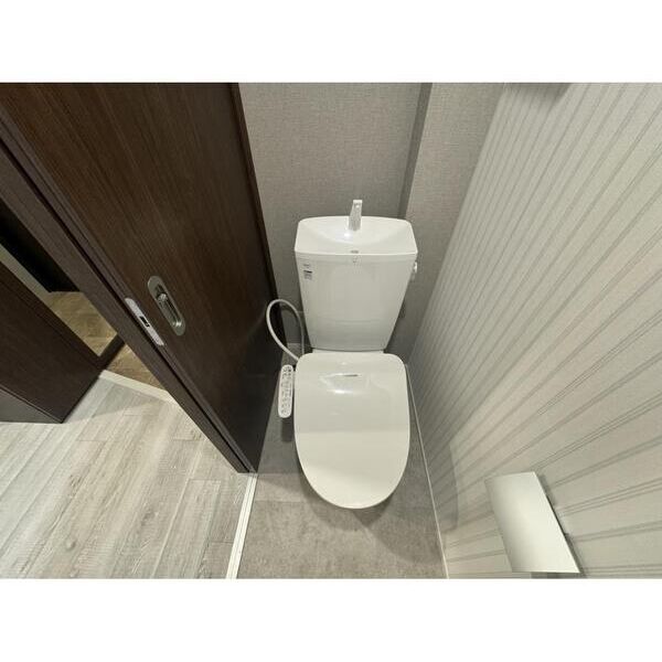 オルキス北千住305号室 トイレ