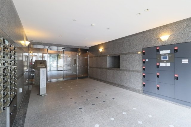 ルーブル早稲田弐番館2階 エントランス