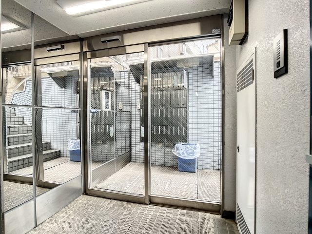 プライム池袋105号室 エントランス