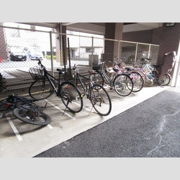 ベルメゾン 駐輪場