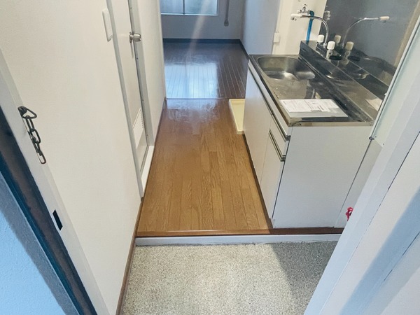 ハイツ井上108号室 玄関