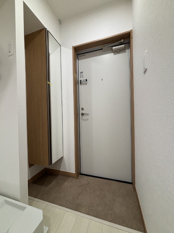 Cat Court Kogane 玄関