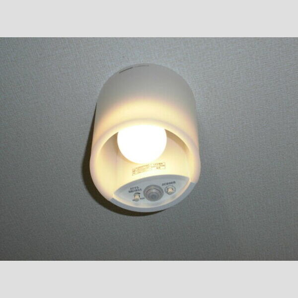 ロハス宮本町303号室 玄関照明