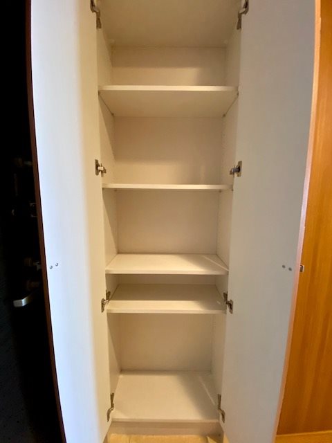 レジディア杉並方南町8階 収納