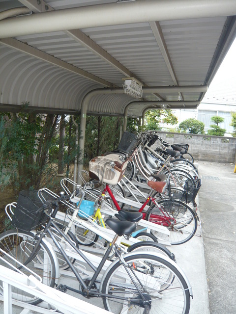 タウンホーム高橋Ｂ棟0102号室 駐輪場