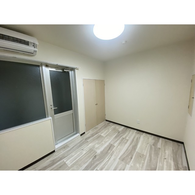 コパーズアプト宮前平103号室 リビング