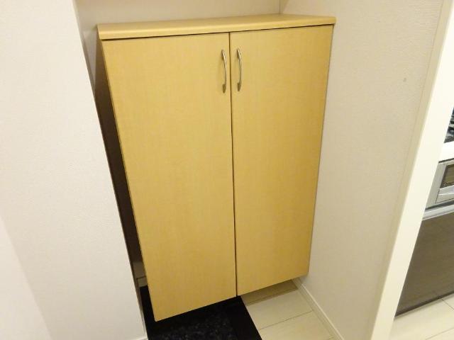 パークハイム江北101号室 下足箱（下段）