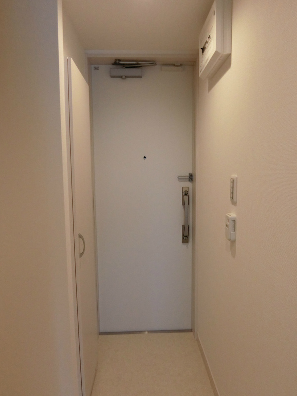 リブリ・リア コート3階 玄関