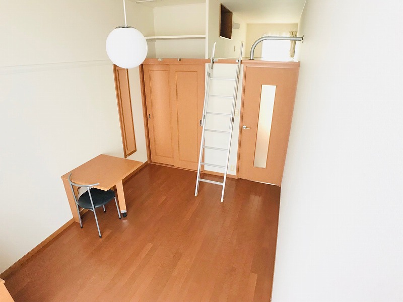 レオパレスドエル106号室 寝室