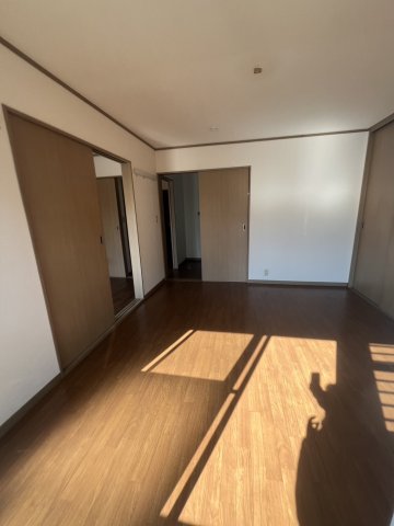 プリュニエラバン0105号室 リビング