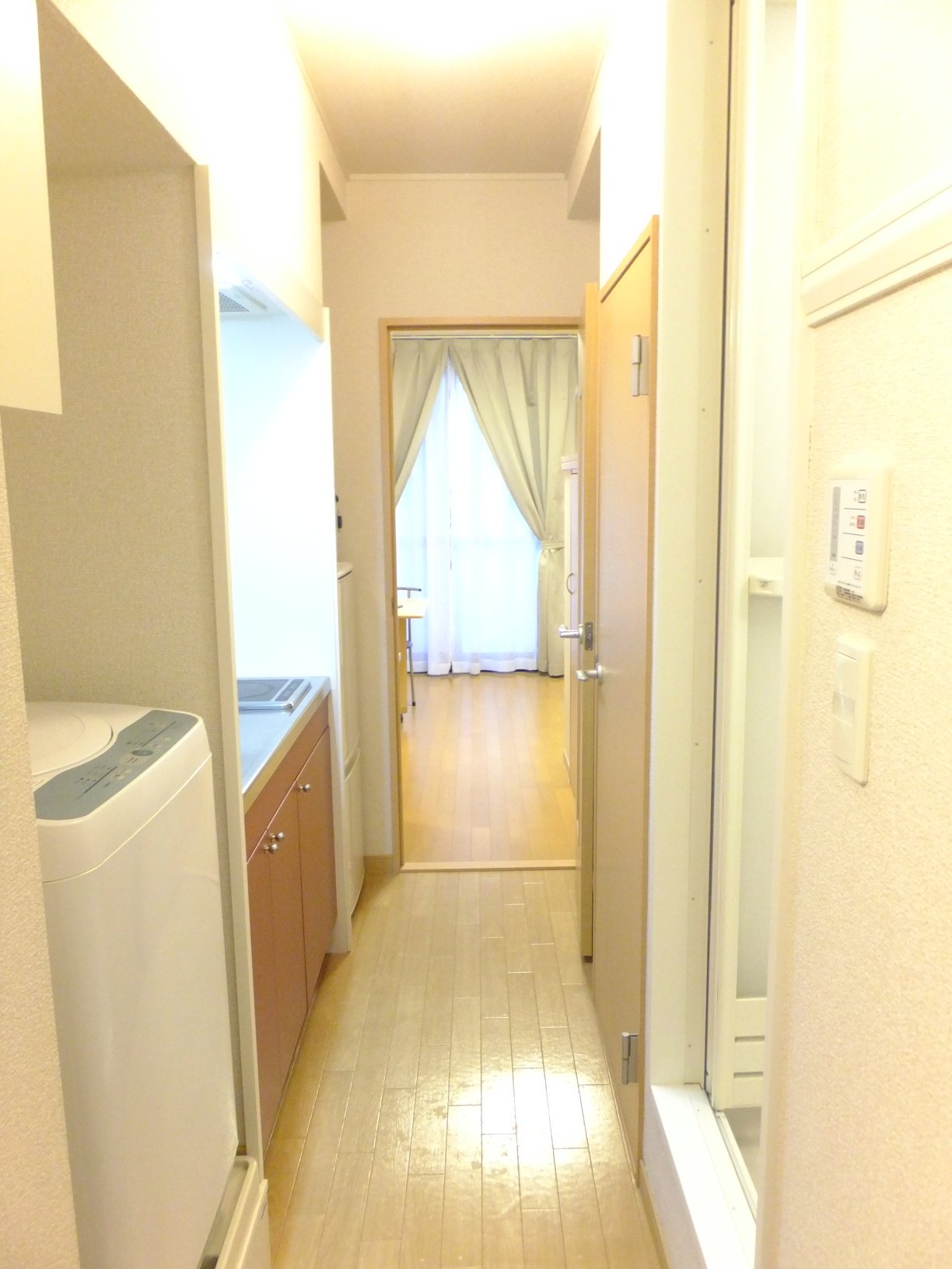 レオパレスフェリキタス花園 玄関