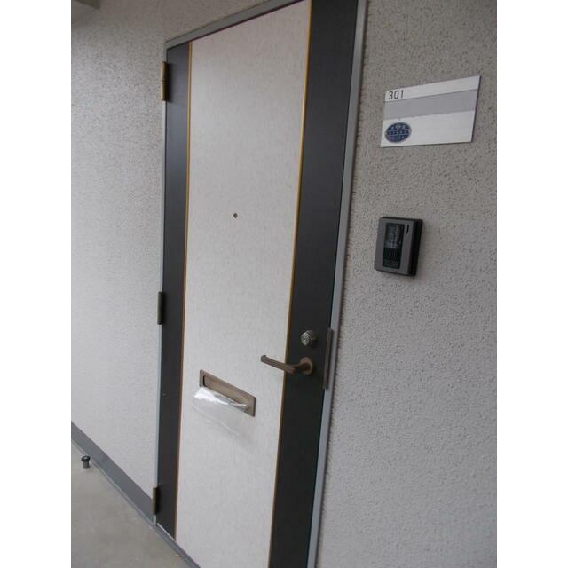 鴨志田第二ビル 玄関