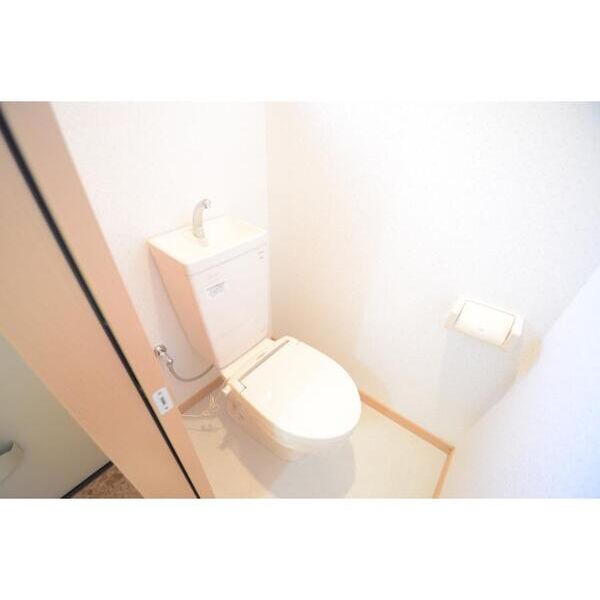 サンライフ瀬谷205号室 トイレ