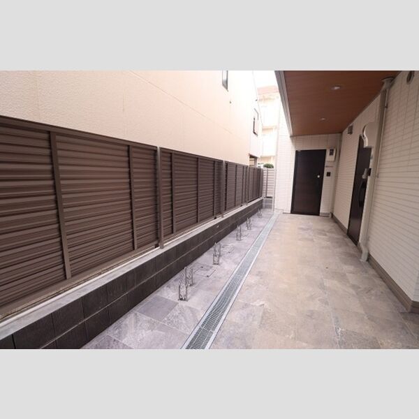 セジュール春日町2202号室 自転車駐輪は各戸1台