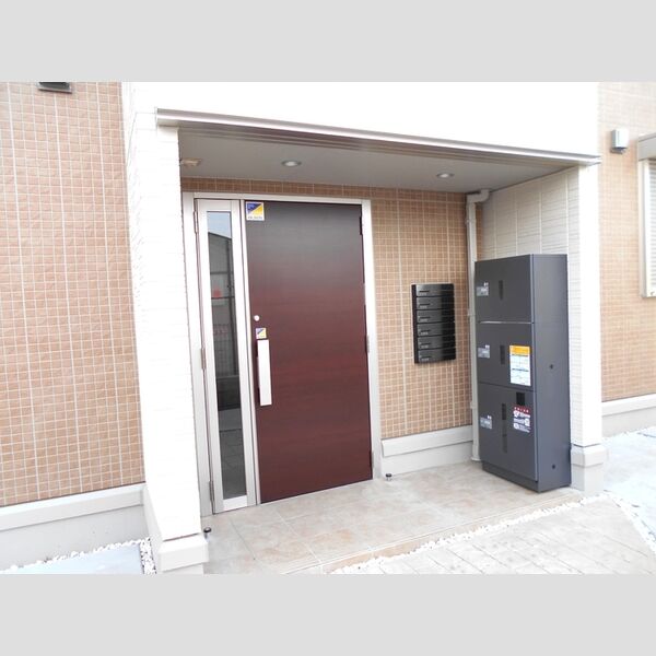 ロイジェントパークス草加手代　C エントランス