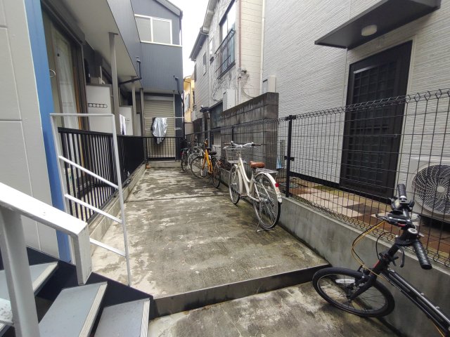 グランエッグス赤羽202号室 駐車場