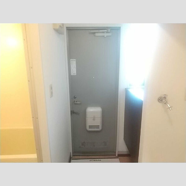 フォレストヴィラ北斗112号室 玄関