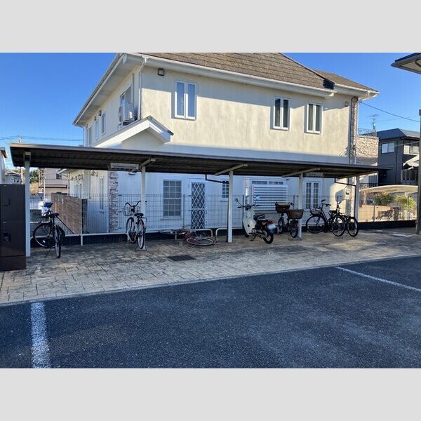 アルカイックシャトー　東館 駐輪場