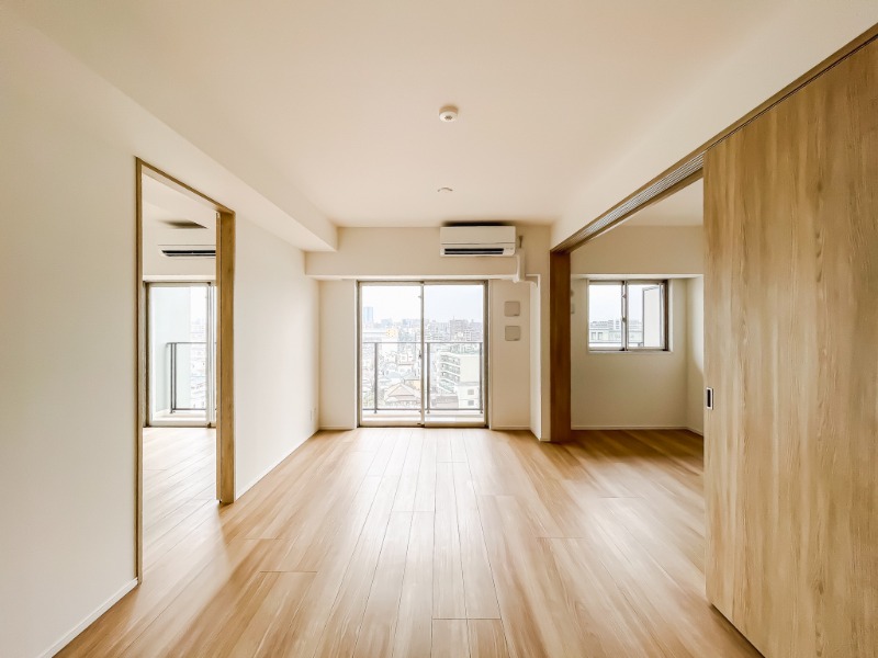 ドゥーエ王子神谷10階 リビング