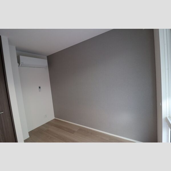 セレスティア白鳥107号室 洋室　約4.1帖