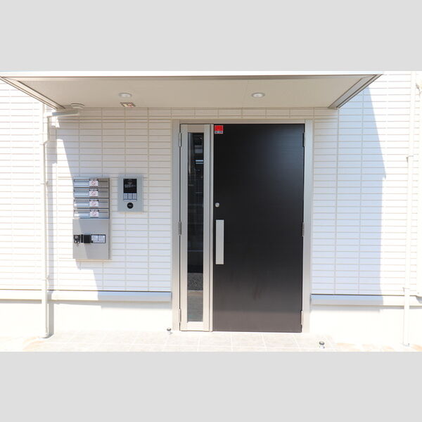 Des Ailes Trois エントランス