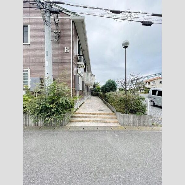 タウンハウス　フォレ エントランス