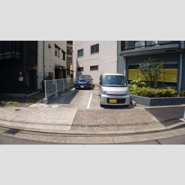 ブルービラ吉原403号室 駐車場