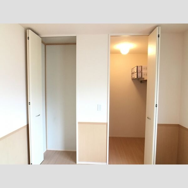 オーキッドハウス 照明は残置です。