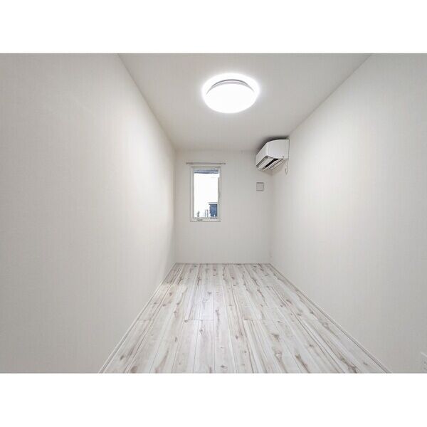 ForestMaisonKOMAGOMENORTH102号室 リビング