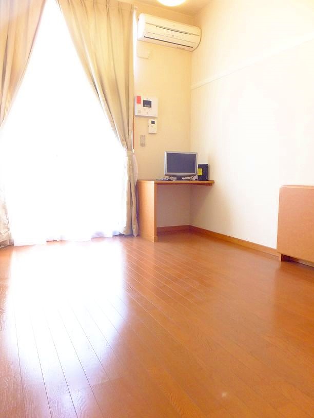 レオパレスシャルマン リビング