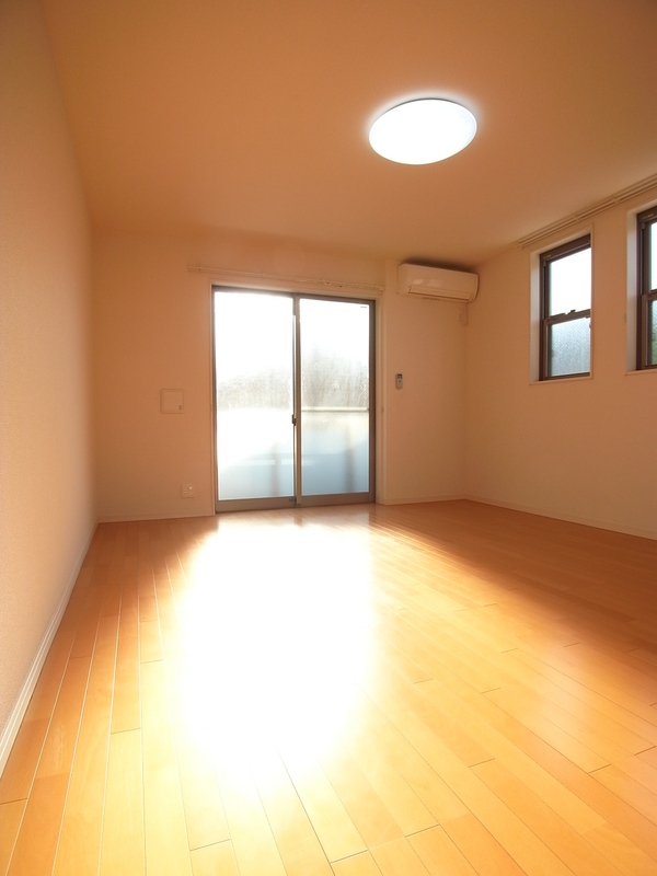 リブリ・パーシモン2階 内観