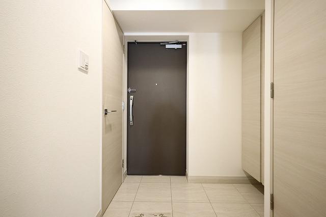 ・ALTERNA浅草 玄関