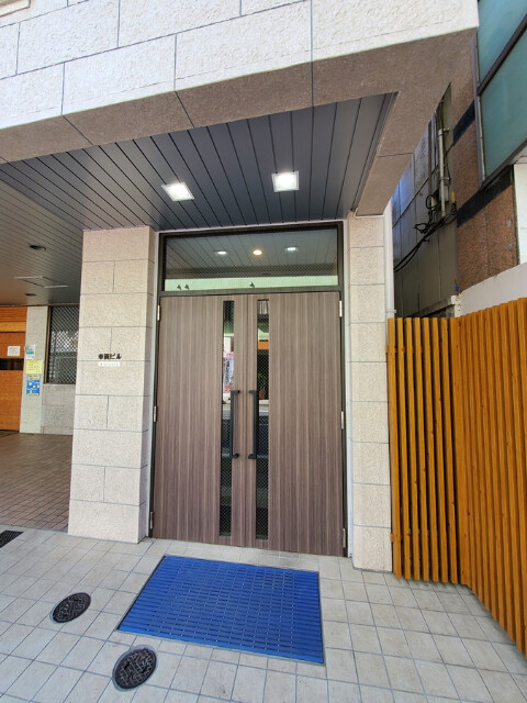 幸眞ビル1階 エントランス