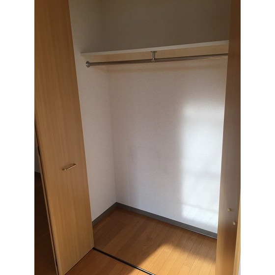 プリマヴェーラ問屋町 リビングクローゼット